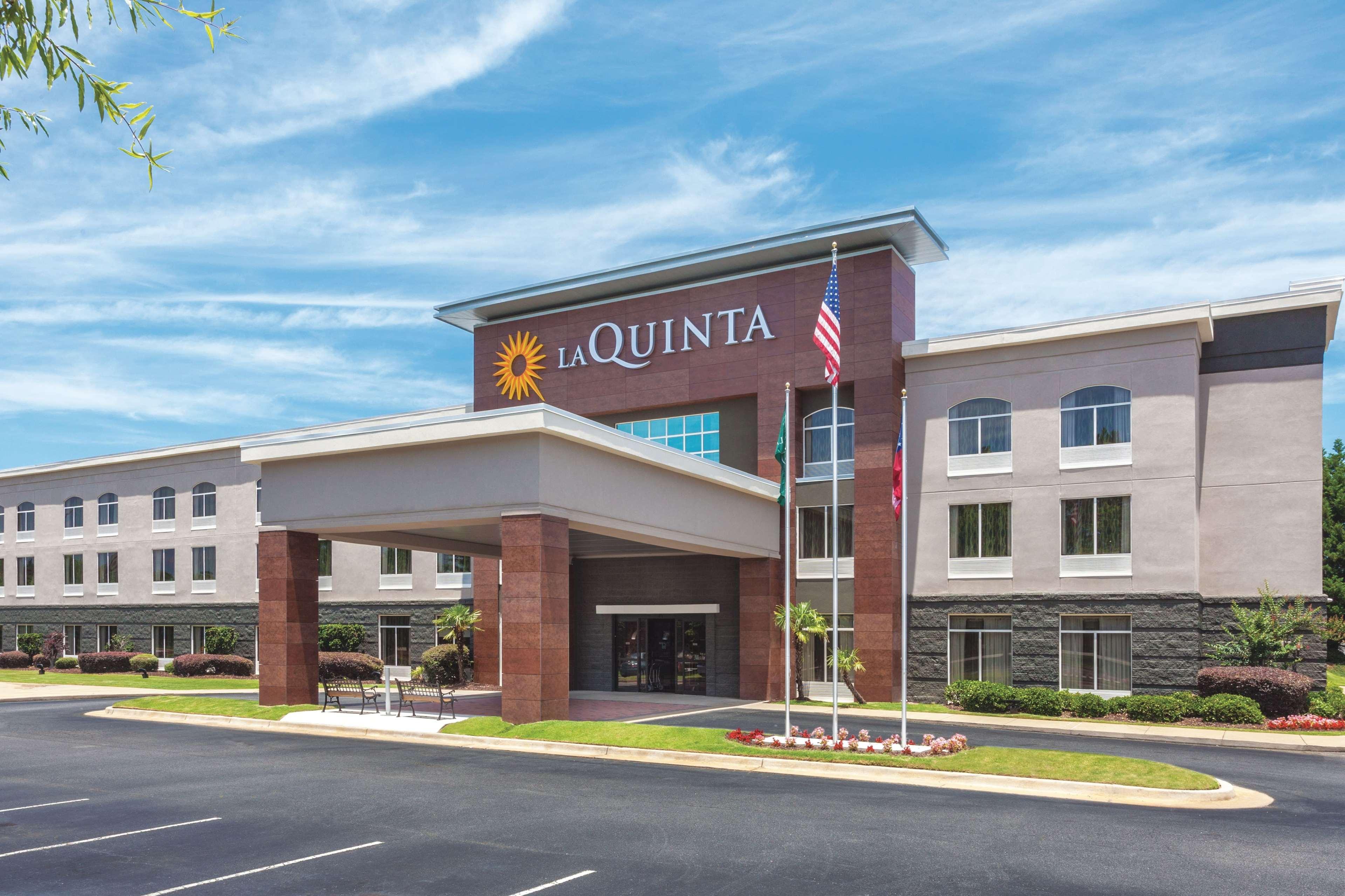 Отель La Quinta By Wyndham Columbus North Экстерьер фото