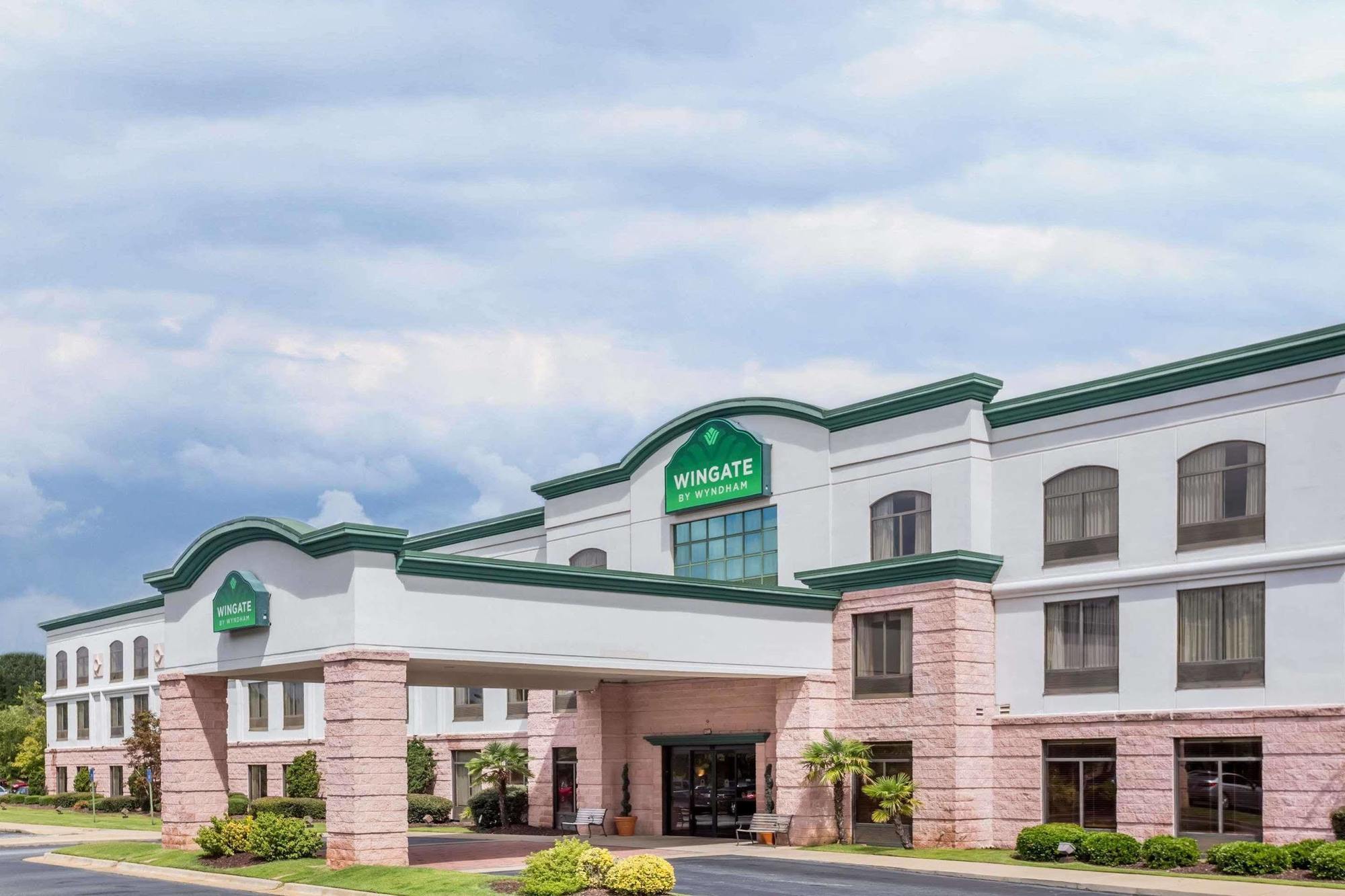 Отель La Quinta By Wyndham Columbus North Экстерьер фото
